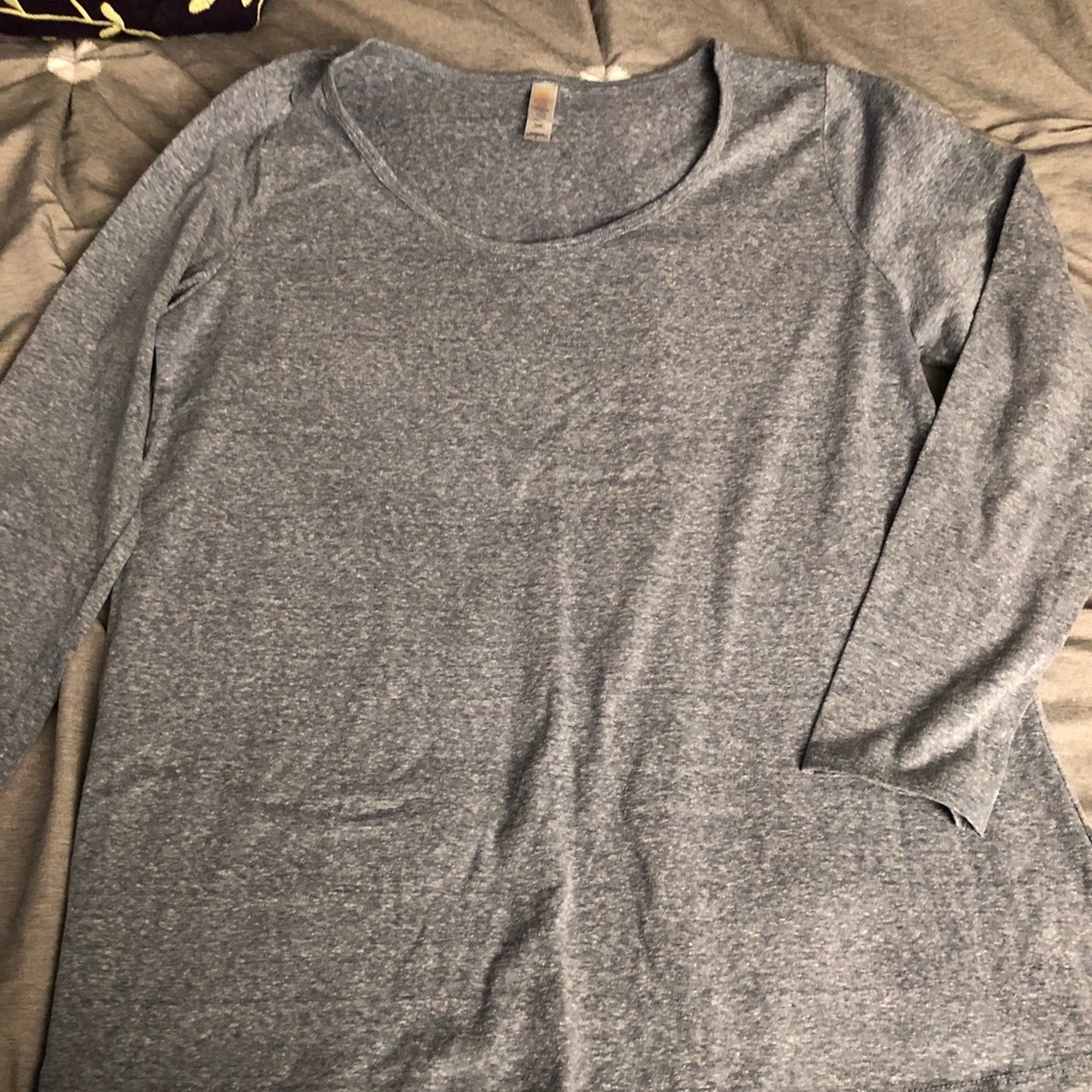 Lularoe Lynnae shirt
